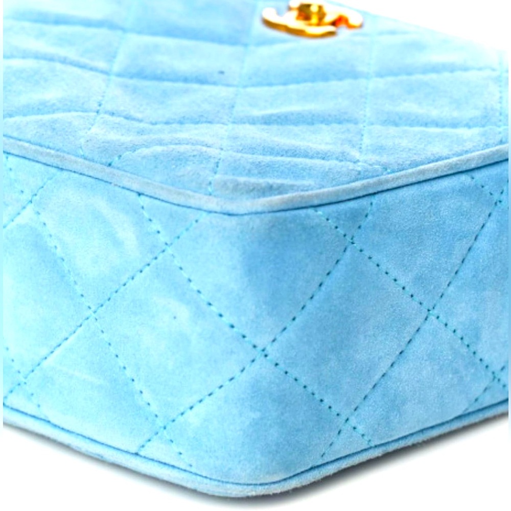 RARE AUTH CHANEL BABY BLUE SUEDE QUILTED CAMERA BAG GOLD CHAIN EUC +CARD & CERT - Picture 5 of 10